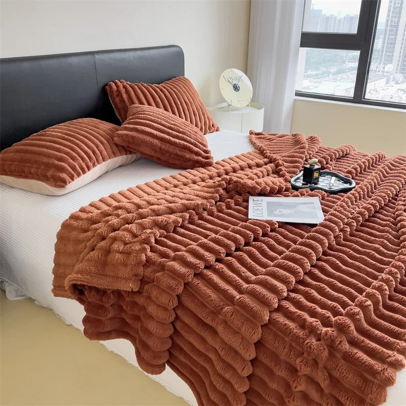 StripeHug - Multifunctional blanket with thick stripes